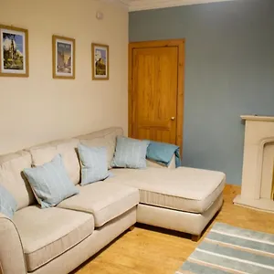 https://2-bedroom-apartment-with-parking-in-edinburgh.edinburghhotelsuk.org