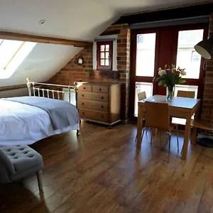 Victorian Penthouse Gloucester