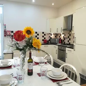 Spacious, Ground Floor, 2 Bedroom Apartment, Uplands, Swansea